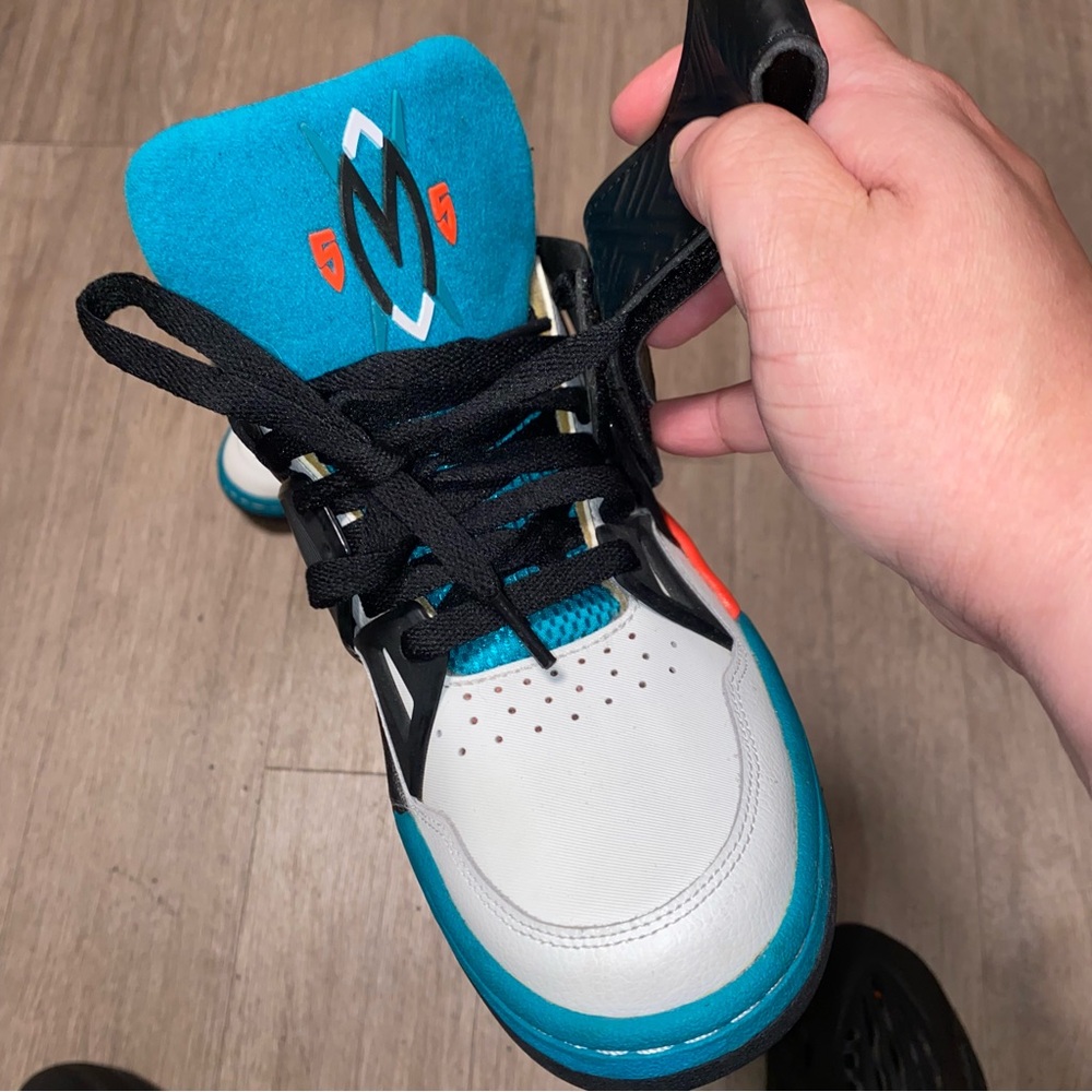 Mens Adidas Mutombo 2 White teal orange size 8.5 - Picture 4 of 12